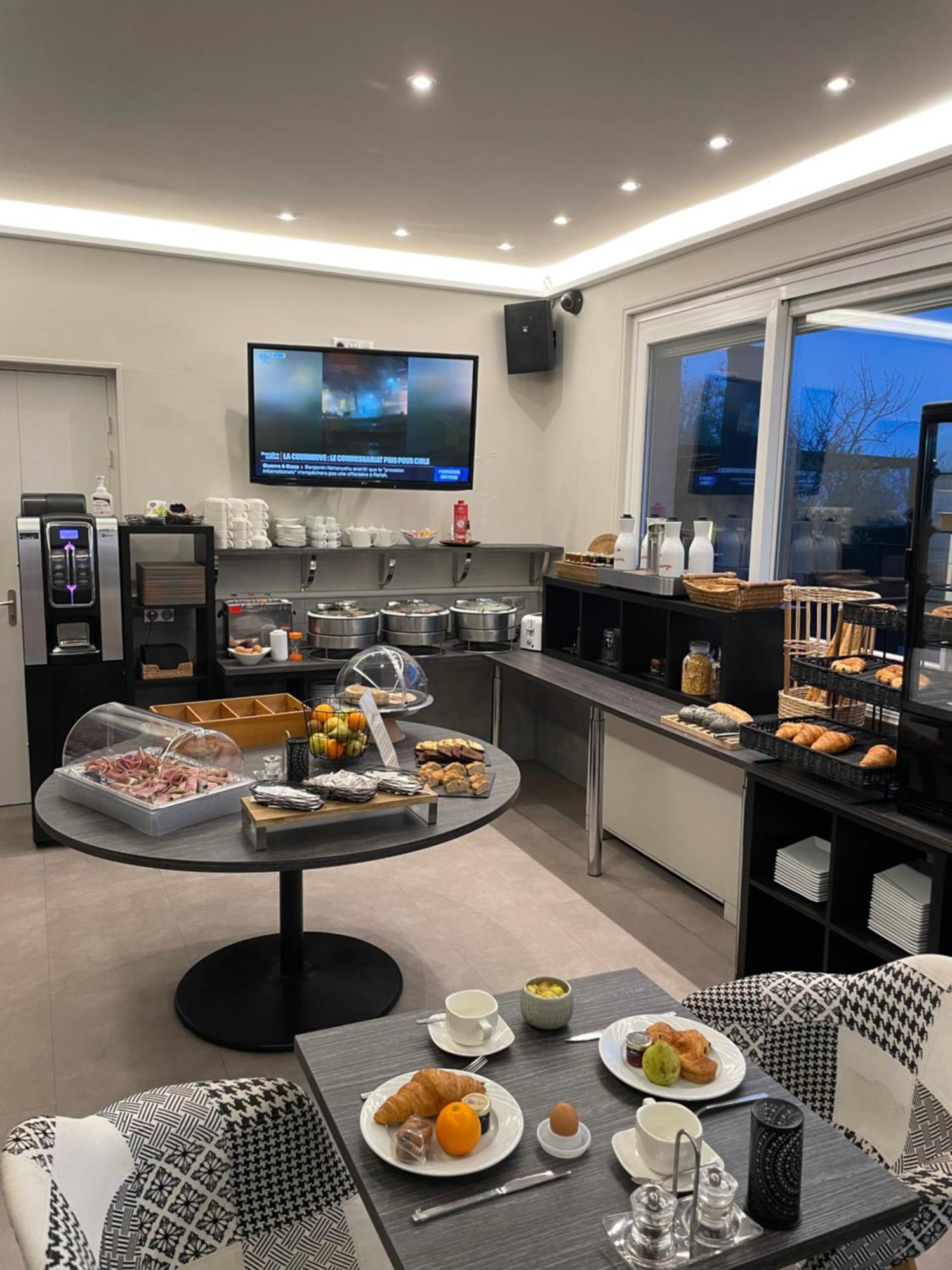 Logis Hotel Centrotel Et Spa Bulles D'Allier Montmarault Dış mekan fotoğraf