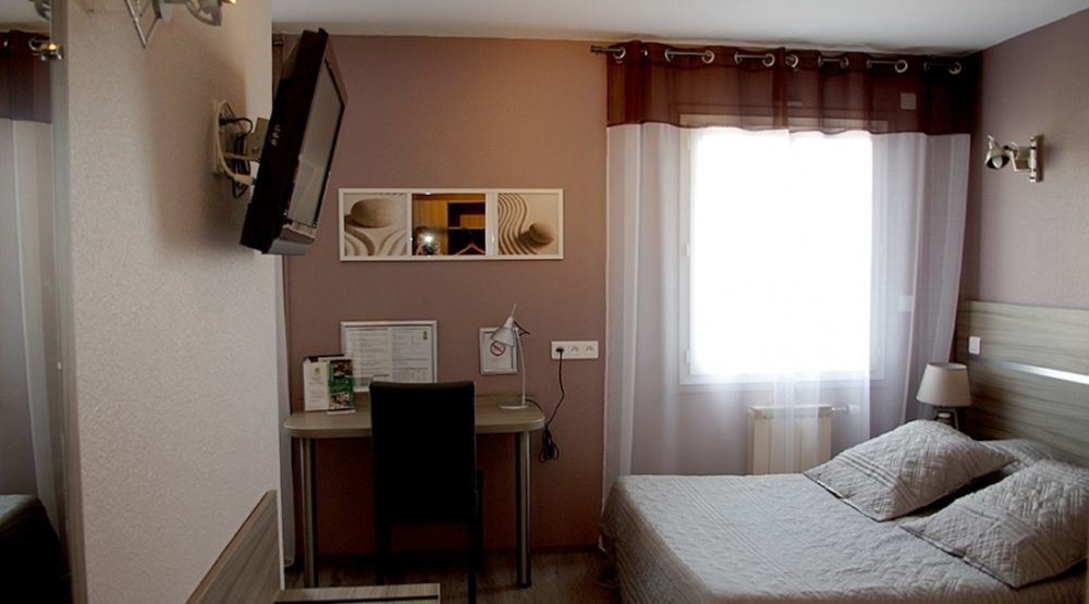 Logis Hotel Centrotel Et Spa Bulles D'Allier Montmarault Dış mekan fotoğraf