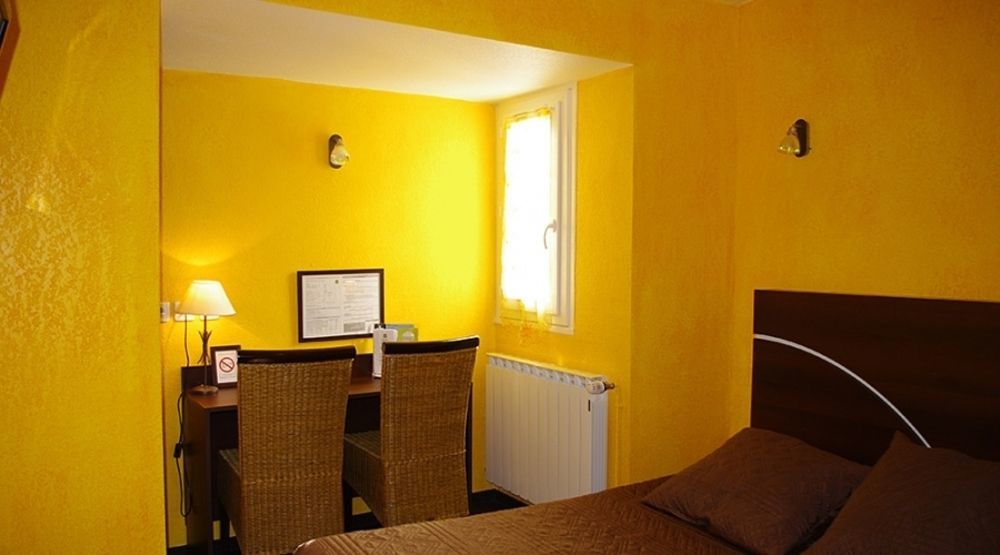 Logis Hotel Centrotel Et Spa Bulles D'Allier Montmarault Dış mekan fotoğraf